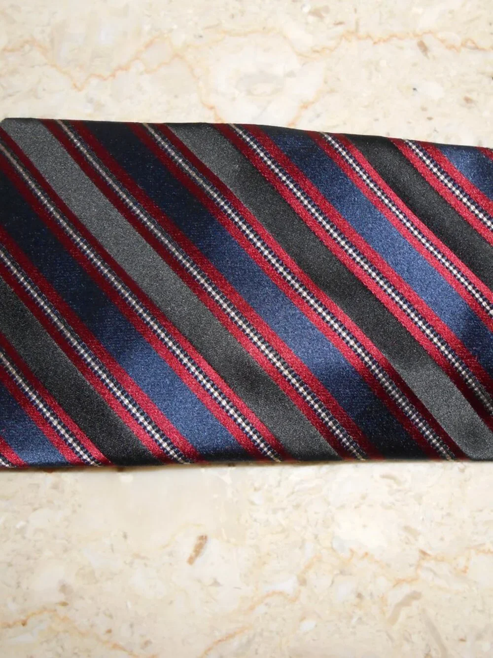 New Men's necktie Brioni authentic Italian silk (no tags, but not used)